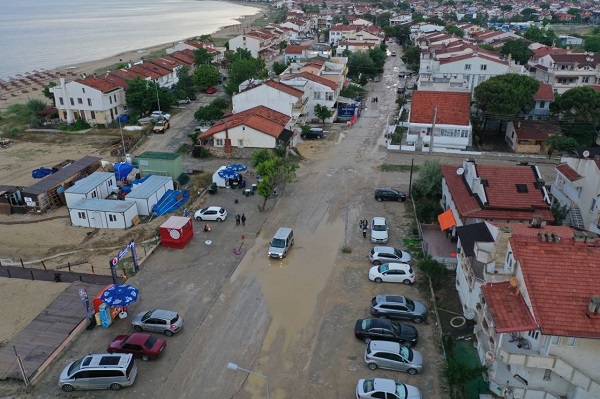 Foto - Havadan böyle görüntülendi! O tatil beldesi sular altında kaldı