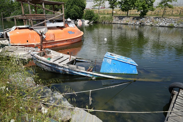 Foto - Havadan görüntülendi! İstanbul'un ortasında tekne mezarlığı