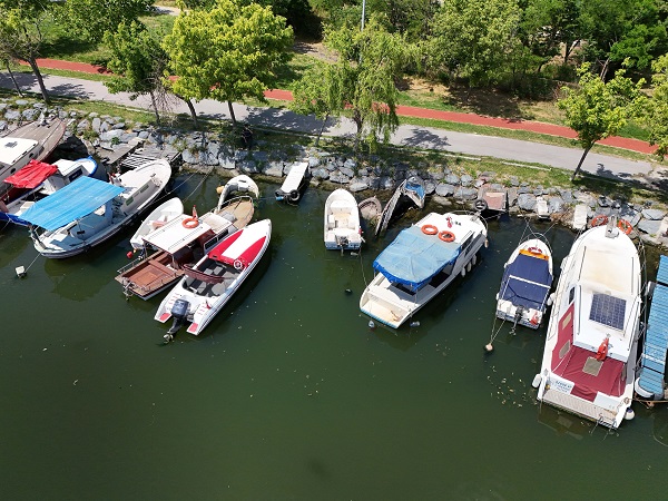 Foto - Havadan görüntülendi! İstanbul'un ortasında tekne mezarlığı