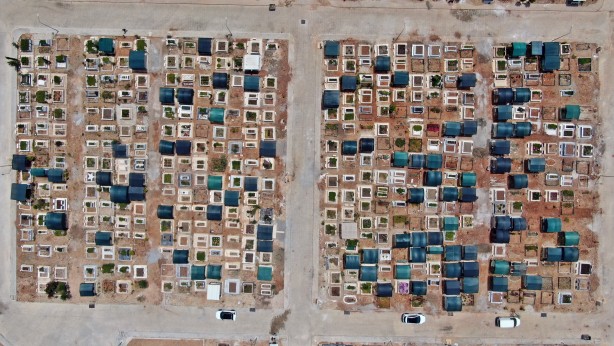 Havadan görüntüsü bile ilginç! Böyle mezarlığa az rastlanır