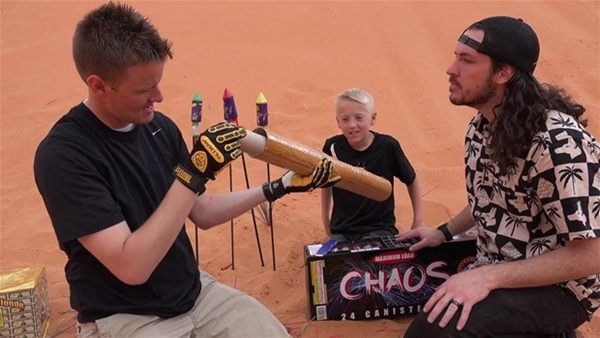 Foto - Havai fişeğin içinde ne var?