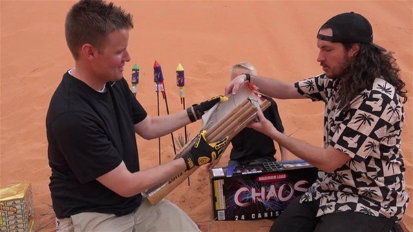 Foto - Havai fişeğin içinde ne var?