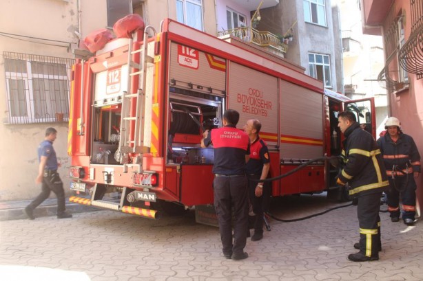 Foto - Havalandırma boşluğunda yangın: 4 çocuk dumandan etkilendi