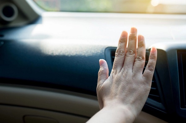 Foto - Havalar ısındı bu hatayı yapanlar arttı! Arabaya biner binmez klima açıyor musunuz? 