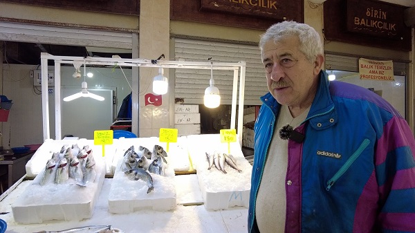 Foto - Havalar soğudu tezgahlar dolup taştı! İzmir'de levrek bolluğu