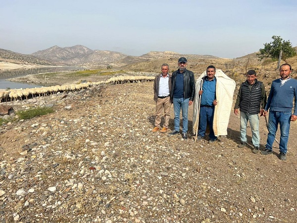 Foto - Havalar soğudu zorlu yolculuk başladı