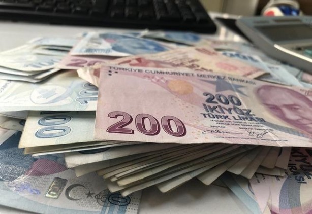 Foto - Havalara uçuran gelişmeyi "Emeklilere yıllık 30 bin TL ekstradan para vereceğiz" diyerek duyurdu! Marketlerde kullanılabilecek