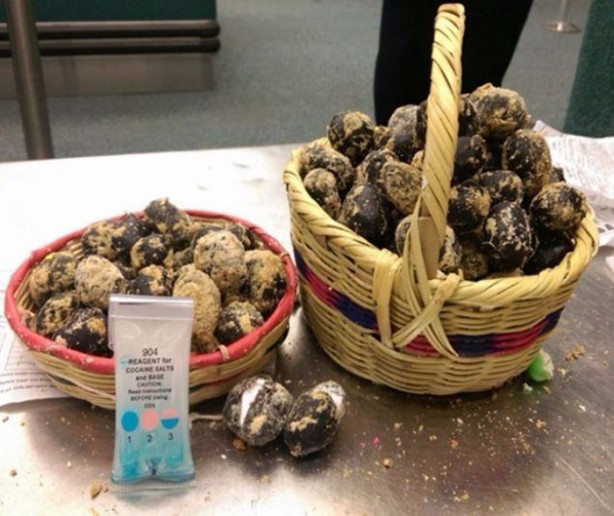 Foto - Havalimanında yakalanan eşyalar şok etti!