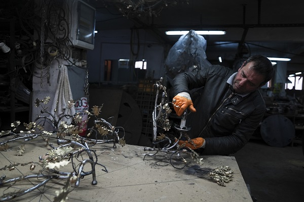 Foto - Hayal gücü cama ve metale yansıyor! Türkiye’de yapılıyor dünyayı süslüyor