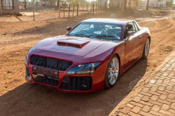 Foto - Hayalindeki arabayı evin garajında yaptı!