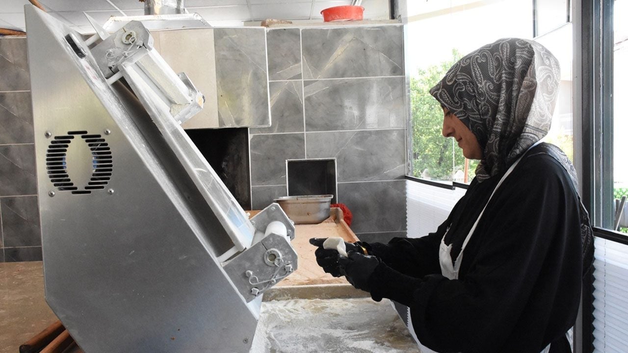 Foto - Hayalini İŞKUR gerçekleştirdi! 735 bin liralık hibe desteği aldı etli ekmek fırını açtı