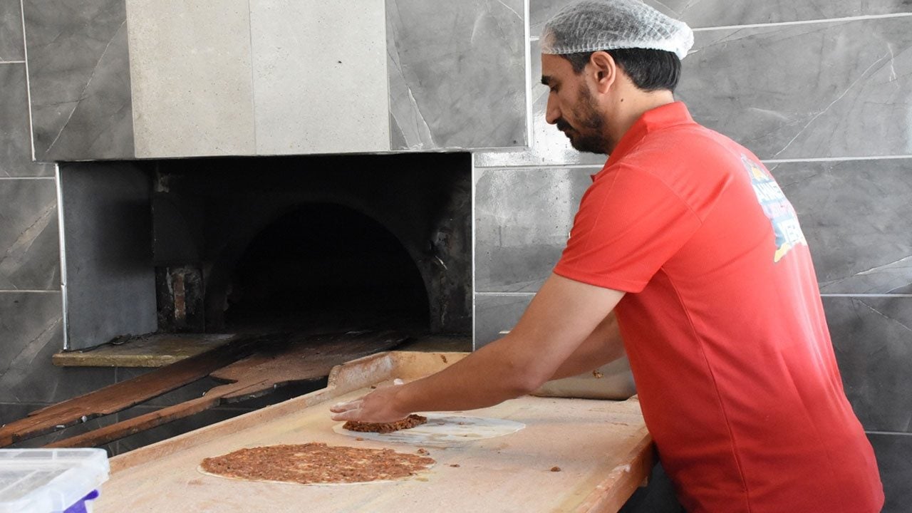 Foto - Hayalini İŞKUR gerçekleştirdi! 735 bin liralık hibe desteği aldı etli ekmek fırını açtı
