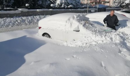 Foto - Hayat adeta durdu! Kar kalınlığı 3,5 metreyi buldu
