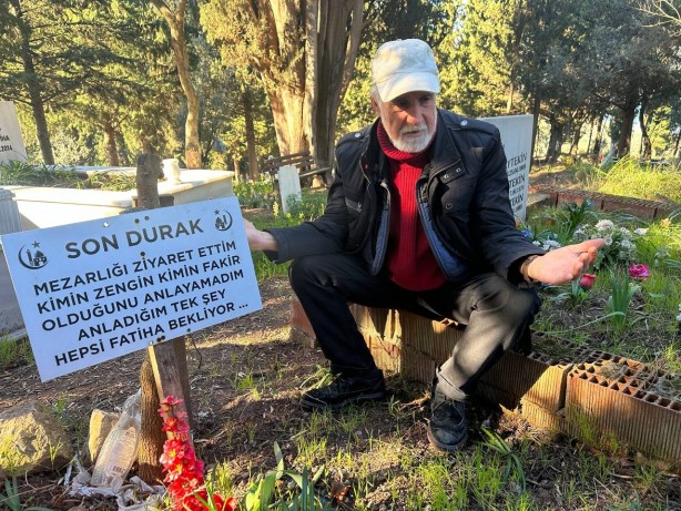 Foto - Hayattayken mezarını yaptı, her gün gidip üzerinde yatıyor