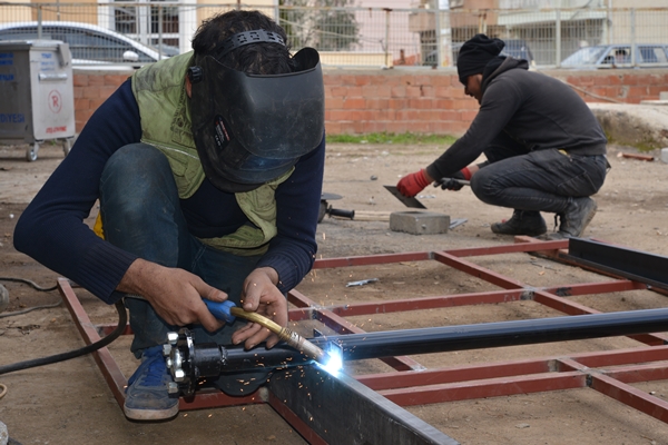 Foto - Hayırseverlerin desteğiyle üretildi... Deprem bölgesine gönderiliyor