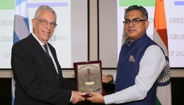 Foto - Hayret verici imza! Yunanistan, "TB2 SİHA'ları vurmak için füze yapıyoruz" diyen ülke ile anlaştı