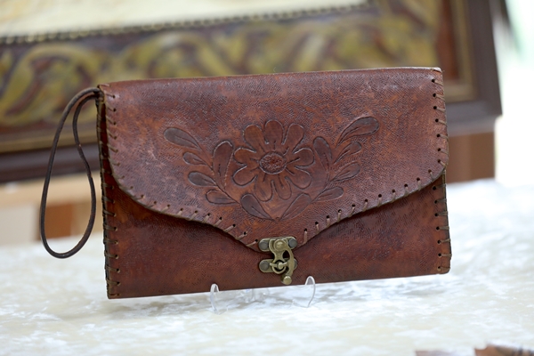 Foto - Hayvan derilerini işleyip tablo, çanta ve takıya dönüştürüyorlar