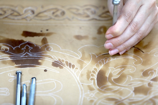 Foto - Hayvan derilerini işleyip tablo, çanta ve takıya dönüştürüyorlar