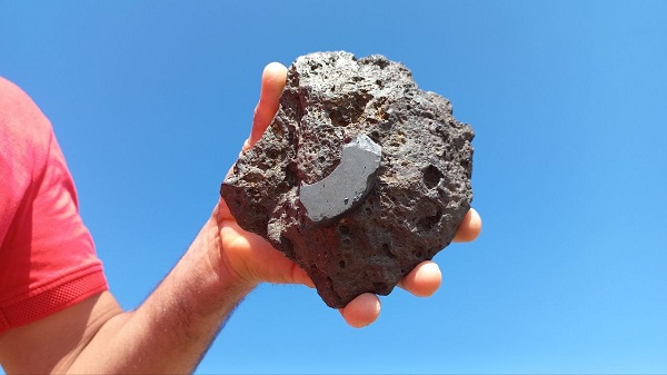 Hayvan otlatırken buldu! Kimse bu taşın ne olduğunu anlayamadı