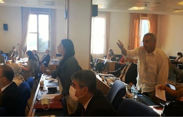 Foto - Hayvanseverlerden CHP'li İBB'ye sert tepki: Biz faytonları atlar sucuk olsun diye yasaklatmadık