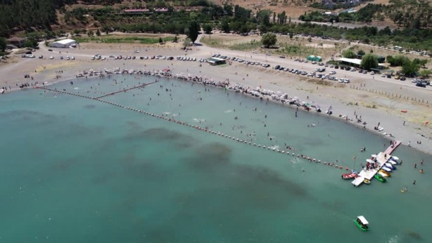 Foto - Hazar Gölü tatilcilerin gözdesi oldu