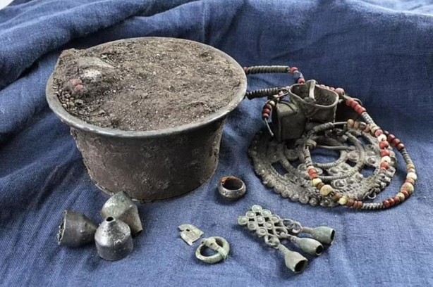 Foto - Hazine buldular! Kazdıkça adeta fışkırdı