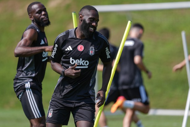 Foto - Hazır uçağa binmedi, transfer yattı! Kartal'ı çıldırtan hareket