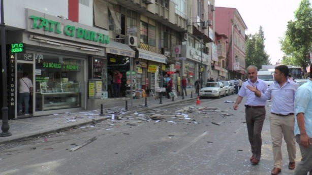 Foto - HDP binalarına saldırı