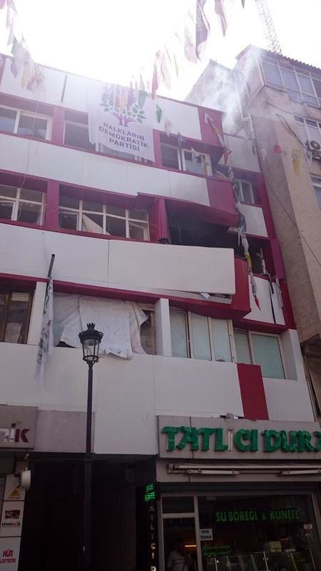 Foto - HDP binalarına saldırı