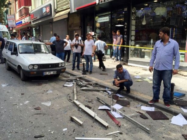 Foto - HDP binalarına saldırı