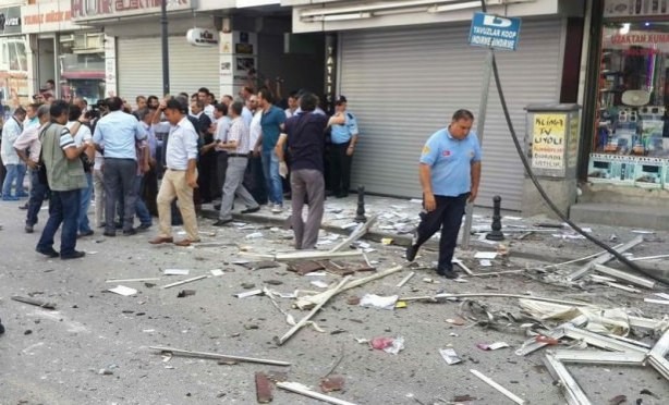 Foto - HDP binalarına saldırı