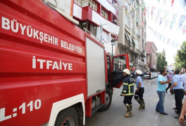 Foto - HDP binalarına saldırı