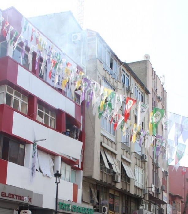 Foto - HDP binalarına saldırı