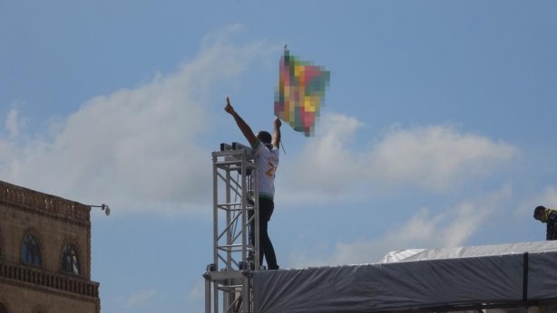 Foto - HDP Milletvekili Ebru Günay'ın katıldığı nevruz kutlamasında PKK paçavrası açtılar!