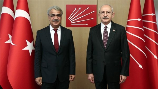 Foto - HDP'li Pervin Buldan, terörist mezarı başında Kemal Kılıçdaroğlu'na oy istedi! PKK ve HDP hız kesmiyor...