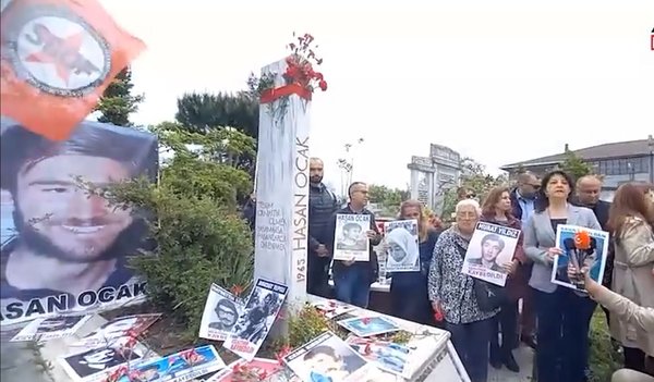 Foto - HDP'li Pervin Buldan, terörist mezarı başında Kemal Kılıçdaroğlu'na oy istedi! PKK ve HDP hız kesmiyor...