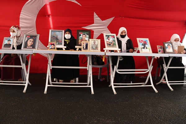 Foto - HDP'li yöneticilerden evlat nöbetindeki acılı babaya alçak tehdit