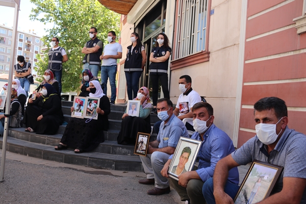 Foto - HDP'li yöneticilerden evlat nöbetindeki acılı babaya alçak tehdit