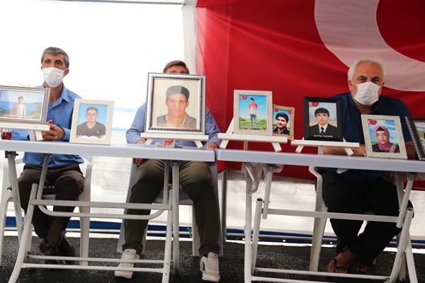 Foto - HDP'li yöneticilerden evlat nöbetindeki acılı babaya alçak tehdit
