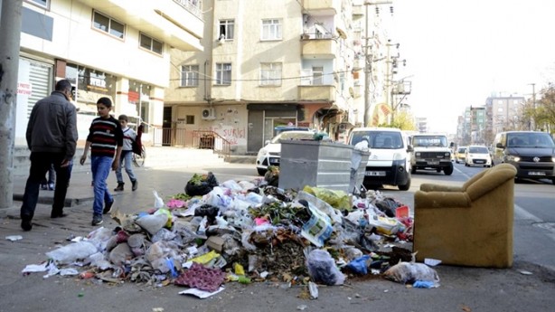 Foto - HDP'nin çağrısıyla sokaklar çöplüğe döndü