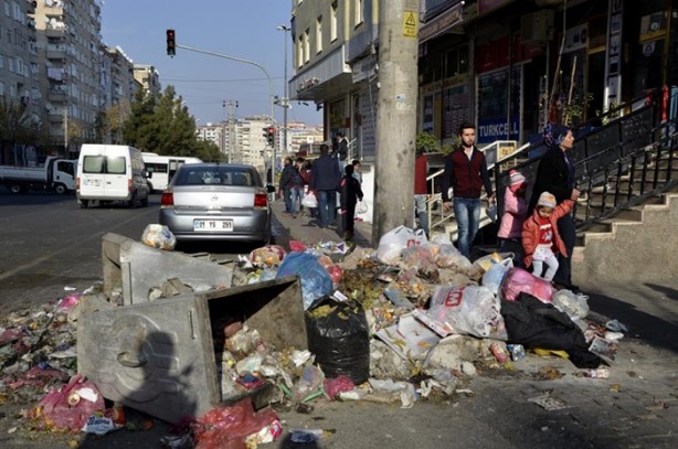 Foto - HDP'nin çağrısıyla sokaklar çöplüğe döndü