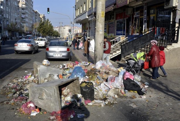 Foto - HDP'nin çağrısıyla sokaklar çöplüğe döndü