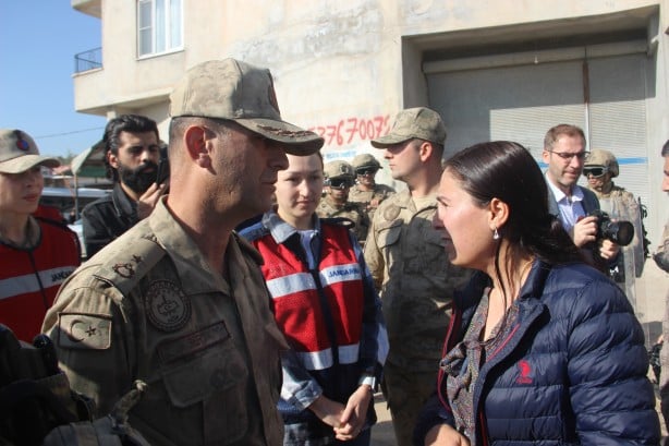 Foto - HDP'nin teröristlere desteğine asker izin vermedi!