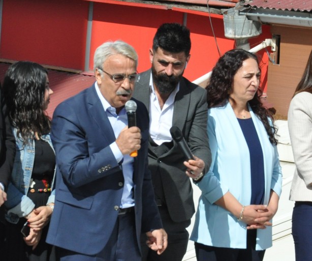 HDP'ye Kars'ta tokat!