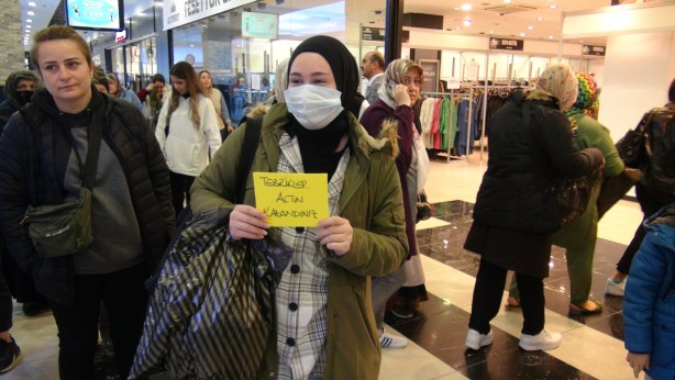 Foto - Hediye altın olunca uzun kuyruk oluştu! 4 gün devam edecek