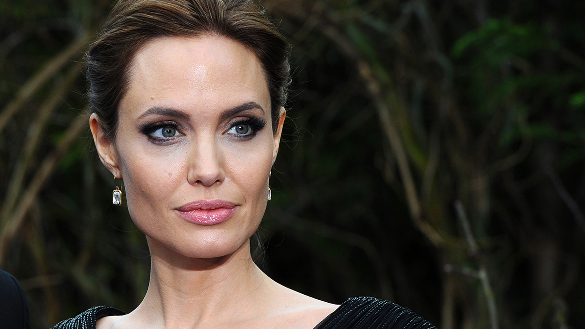 Helal olsun! Bizimkilerin yapamadığını elin Angelina Jolie’si yaptı