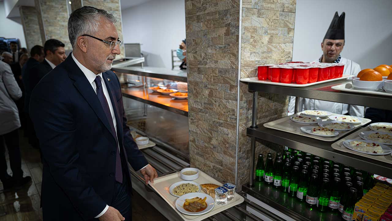 Helal olsun! Çalışma ve Sosyal Güvenlik Bakanı Vedat Işıkhan, gönülleri fethetti