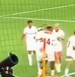 Foto - Helal olsun sana Kerem Aktürkoğlu! LGBT bayrağına işte böyle vurdu...