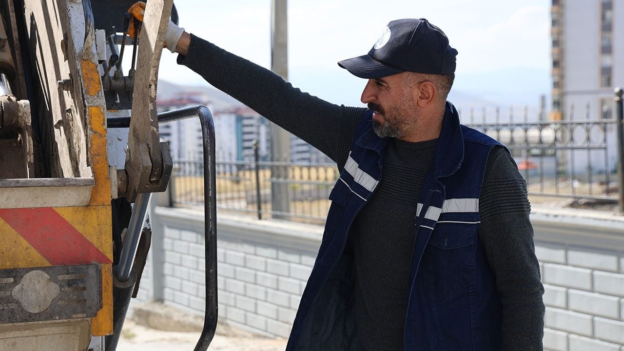 Foto - Helal olsun sana, koca yürekli adam! Bulduğu 600 bin lirayı sahibine ulaştırdı