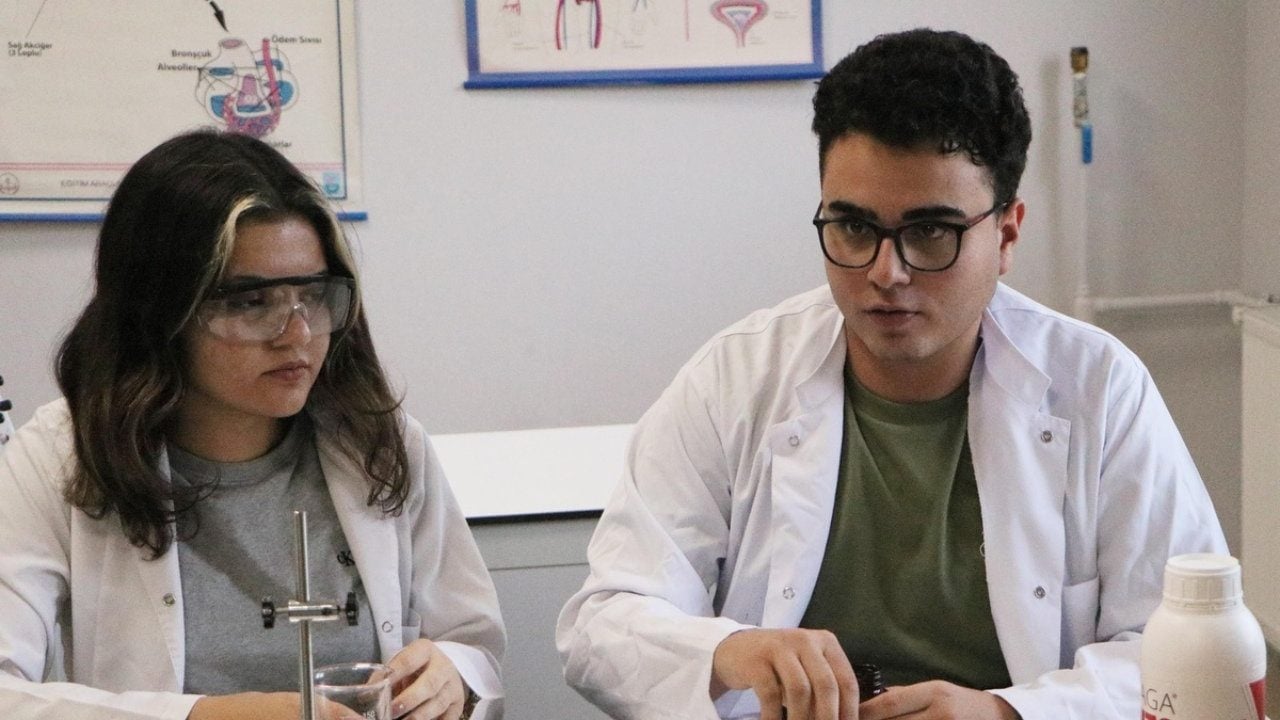 Helal olsun size çocuklar! Yatak yaralarına tarantula zehriyle çare buldular